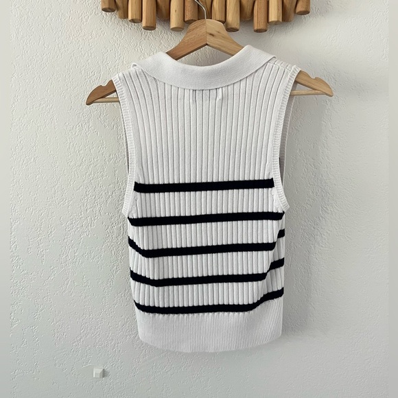 Old Navy Knitted Vest with Collar Women Small - Picture 4 of 5